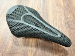 Fizik Vento Argo R1 Adaptive 3Dprinted Sattel Carbon inkl Brompton Pentaclip Spezial